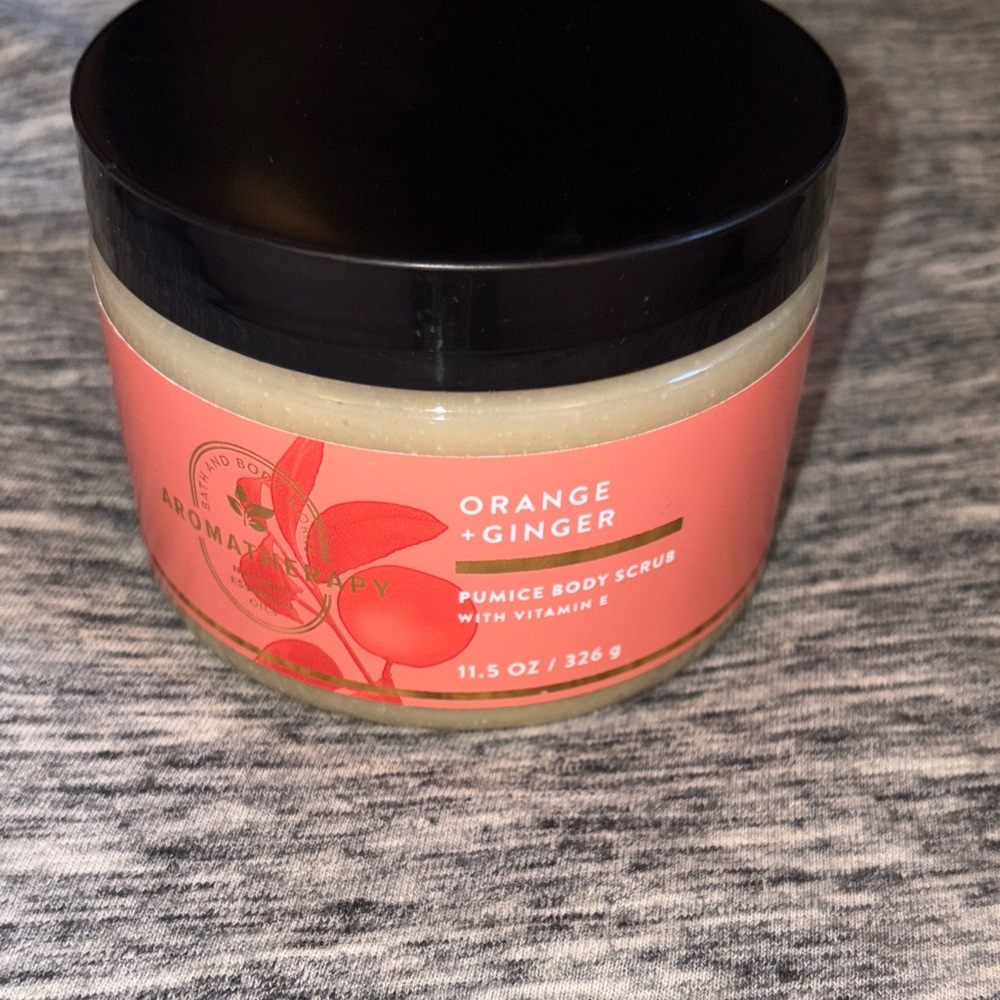 Bath & Body Works Aromatherapy Orange and Ginger Pumice Body Scrub